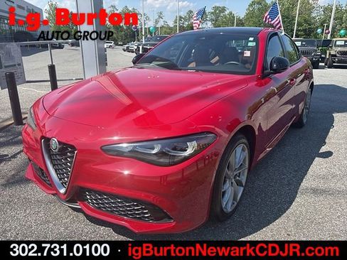 Used 2024 Alfa Romeo Giulia Ti AWD/4WD image 2