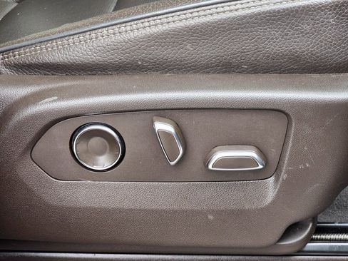 Used 2021 GMC Yukon XL Denali image 47