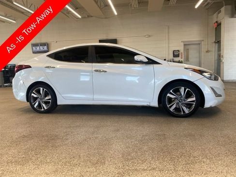 Used 2015 Hyundai Elantra Limited w/ Option Group 05 FWD image 4