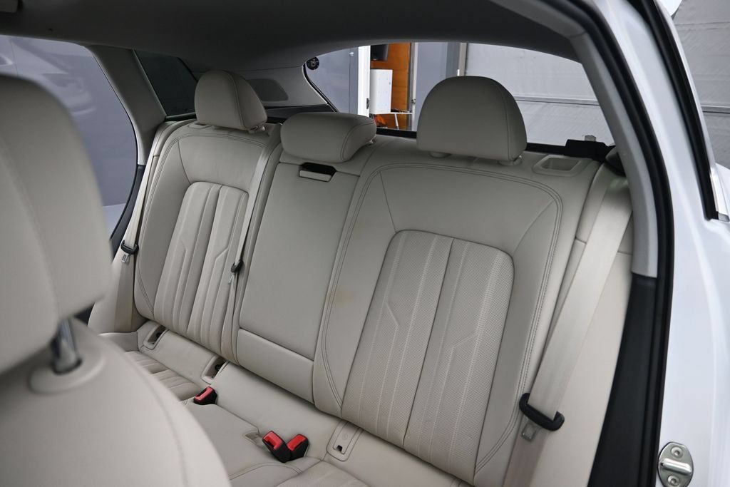 Used 2019 Audi e-tron Premium Plus AWD/4WD image 27
