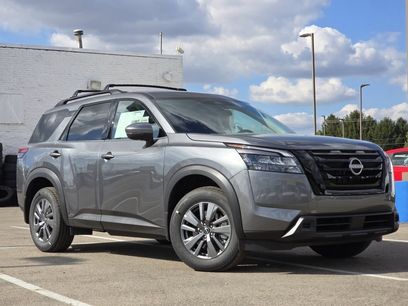 New 2025 Nissan Pathfinder SV
