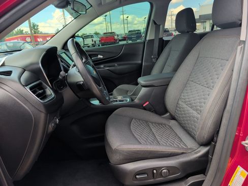 Used 2019 Chevrolet Equinox LT w/ Driver Convenience Package FWD image 8