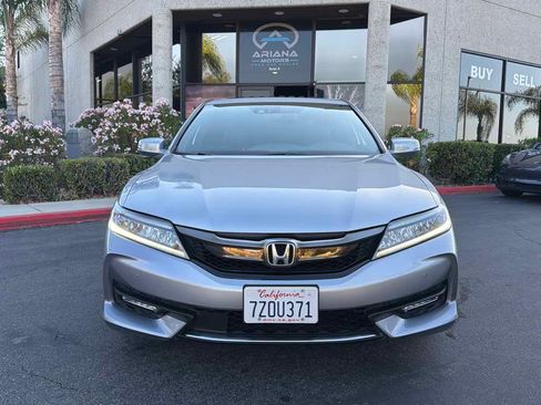 Used 2017 Honda Accord Touring image 7