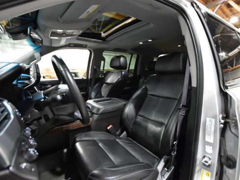 Used 2015 Chevrolet Suburban LT image 38