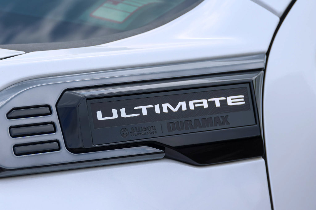 Used 2025 GMC Sierra 2500 Denali Ultimate AWD/4WD image 8