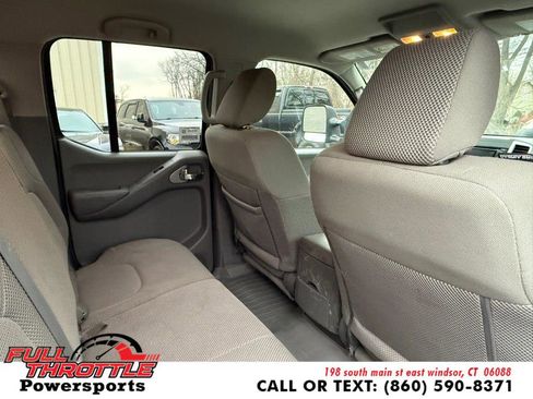 Used 2015 Nissan Frontier SV image 20