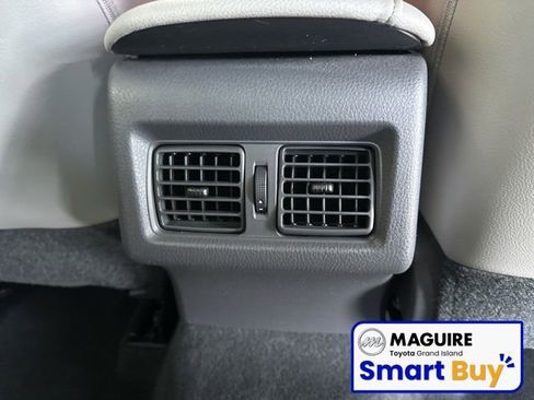 Used 2021 Toyota Camry XLE w/ Navigation Upgrade Package image 21