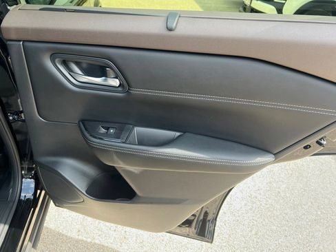 Certified 2023 Nissan Rogue SV w/ SV Premium B Package AWD/4WD image 18