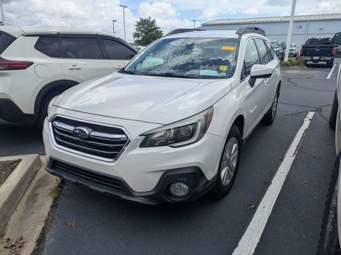 Used 2019 Subaru Outback 2.5i Premium AWD/4WD image 3