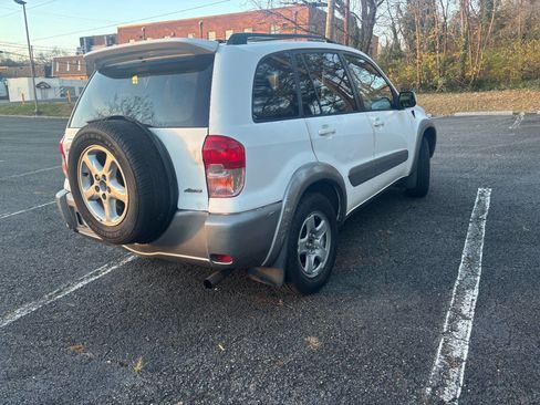 Used 2001 Toyota RAV4 4WD image 5