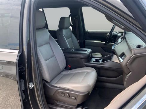 Used 2021 Chevrolet Tahoe LT w/ LT Signature Package RWD image 9
