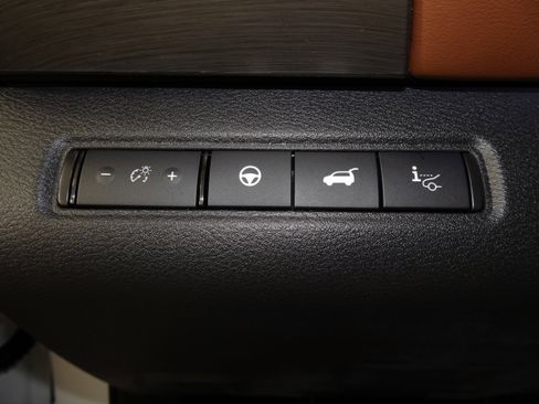 New 2025 Nissan Pathfinder Platinum image 36