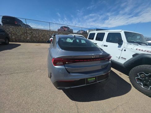 Used 2021 Kia K5 LXS FWD image 8