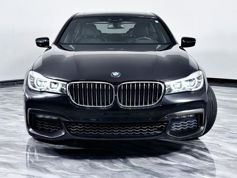 Used 2018 BMW 740e xDrive AWD/4WD image 7