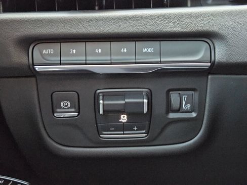 Certified 2025 Cadillac Escalade ESV Sport w/ LPO, Floor Liner Package image 22