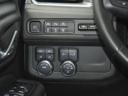 Used 2024 GMC Yukon XL Denali AWD/4WD image 37