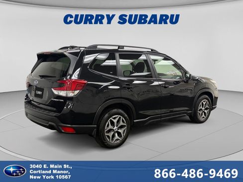 Used 2019 Subaru Forester Premium AWD/4WD image 5