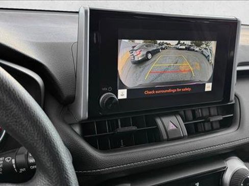 Used 2025 Toyota RAV4 XLE image 14