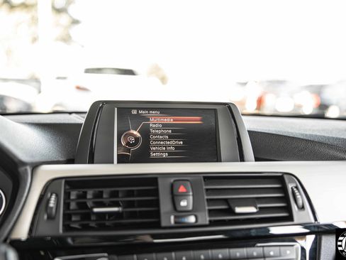 Used 2017 BMW 320i xDrive Sedan image 27