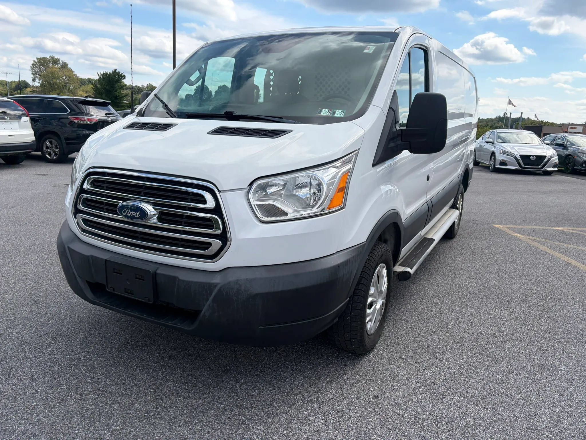Used 2016 Ford Transit 250 130 Low Roof w/ Exterior Upgrade Package RWD image 12