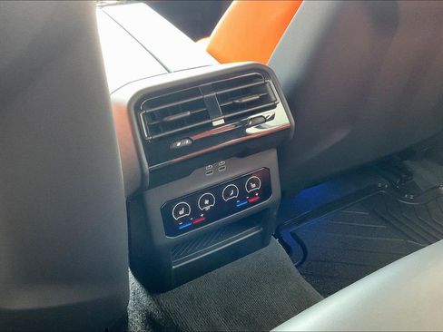 Used 2025 BMW M5 Touring AWD/4WD image 10
