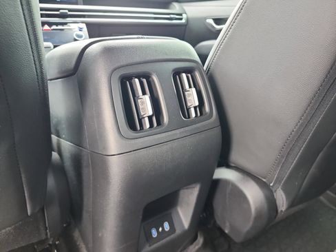 Certified 2025 Hyundai Santa Cruz SEL FWD image 18