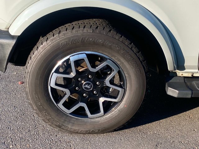 Used 2022 Ford Bronco Outer Banks AWD/4WD image 6