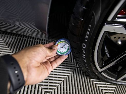 Used 2025 BMW M2 w/ Lighting Package image 44