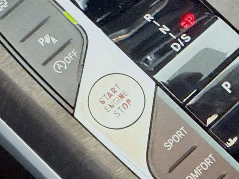 Used 2023 BMW 330i Sedan image 21