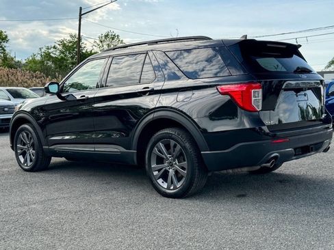 Used 2023 Ford Explorer XLT w/ Equipment Group 202A AWD/4WD image 5