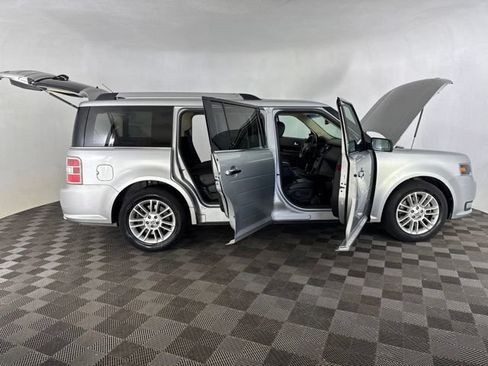Used 2019 Ford Flex SEL w/ Equipment Group 202A FWD image 15