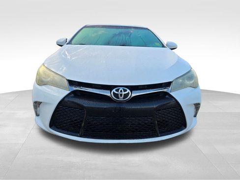 Used 2017 Toyota Camry SE image 6