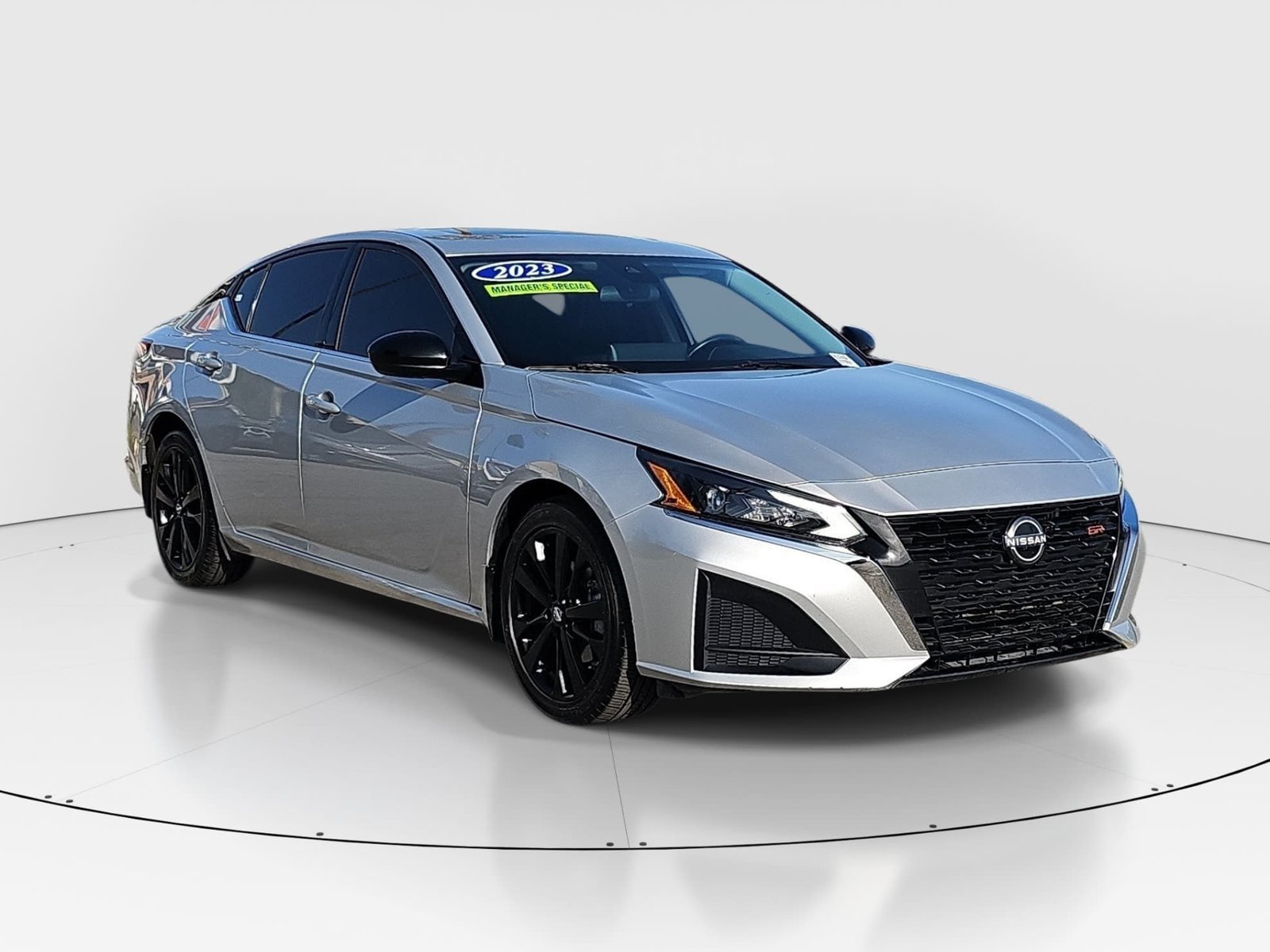 Used 2023 Nissan Altima 2.5 SR w/ SR Premium Package FWD image 3