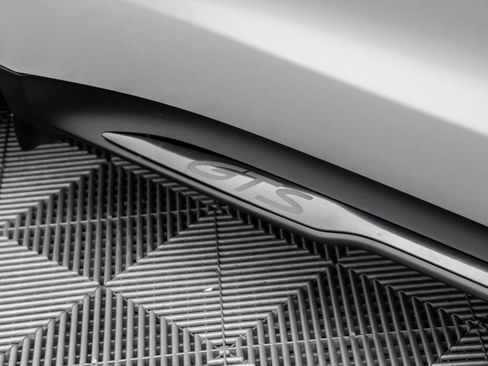 New 2026 Porsche Taycan GTS image 37