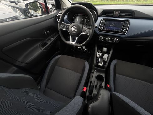 Used 2025 Nissan Versa SV FWD image 33
