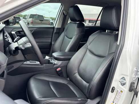 Used 2023 Toyota RAV4 XLE image 7