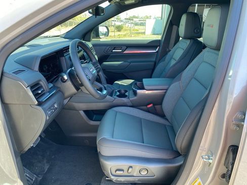 New 2026 GMC Terrain AT4 w/ LPO, Black Badging Package AWD/4WD image 28