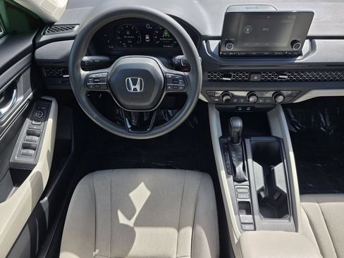 Used 2025 Honda Accord SE image 31