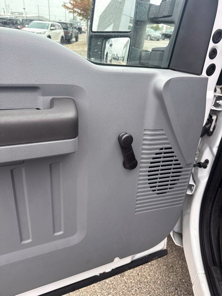 Used 2013 Ford F250 XL RWD image 9