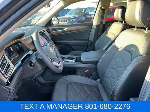 Used 2024 Volkswagen Atlas SE AWD/4WD image 13