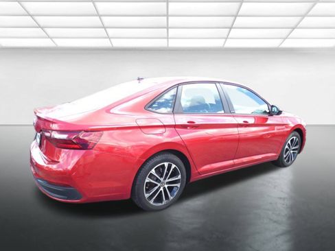 Used 2024 Volkswagen Jetta Sport FWD image 4