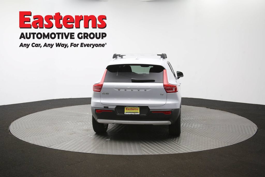 Used 2021 Volvo XC40 T4 Momentum FWD image 38