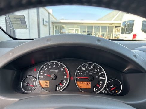 Used 2012 Nissan Frontier SL w/ Moonroof Pkg image 10