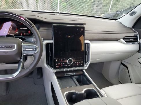 Used 2024 GMC Acadia Denali w/ Super Cruise Package image 13