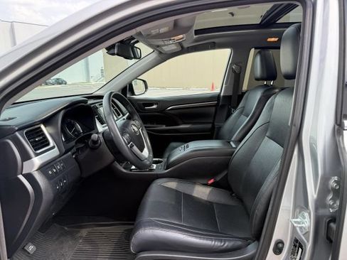 Used 2016 Toyota Highlander Limited Platinum AWD/4WD image 15