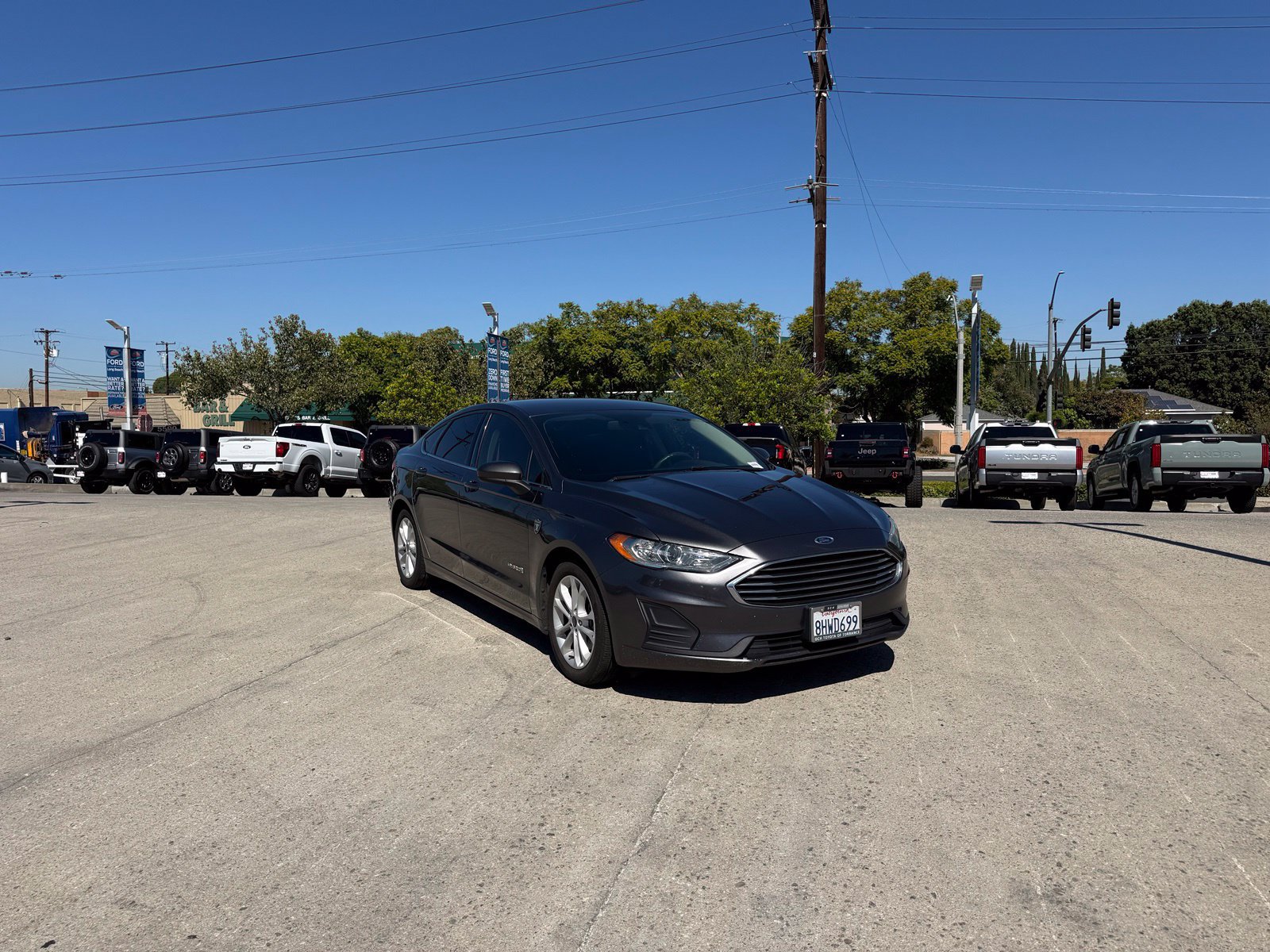 Used 2019 Ford Fusion SE FWD image 4