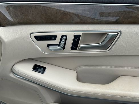 Used 2016 Mercedes-Benz E 350 4MATIC Sedan image 13