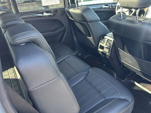Used 2015 Mercedes-Benz GL 450 4MATIC image 35