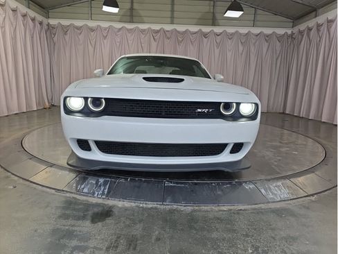Used 2016 Dodge Challenger SRT Hellcat image 10