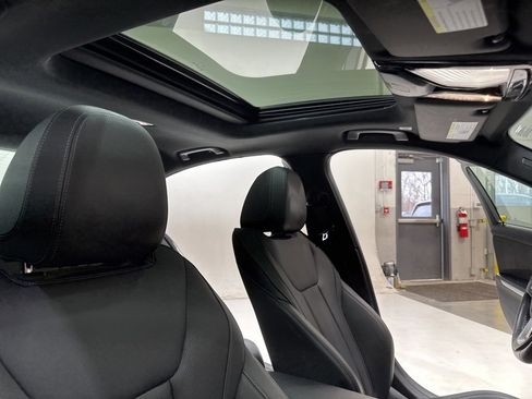 Used 2023 BMW 330i xDrive Sedan w/ Convenience Package image 36